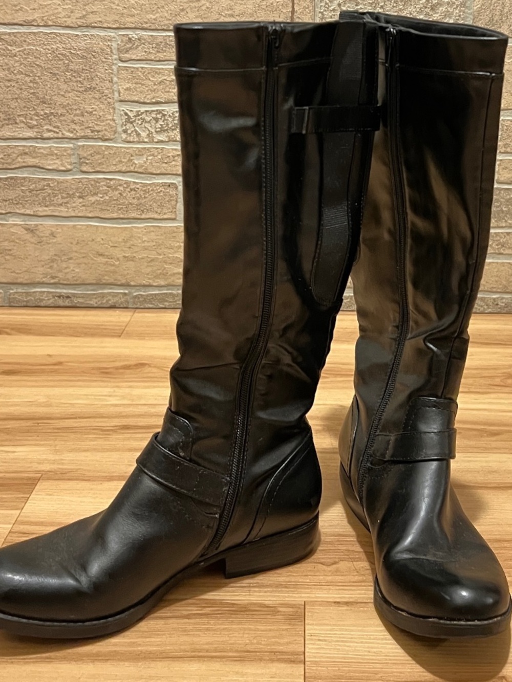 Yuu Black Leather Look Knee High Riding Boots Side Zip Buckle Accent